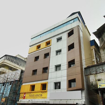 Oyo 15909 The Traders Hotel Mangaluru Exterior foto