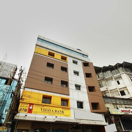 Oyo 15909 The Traders Hotel Mangaluru Exterior foto