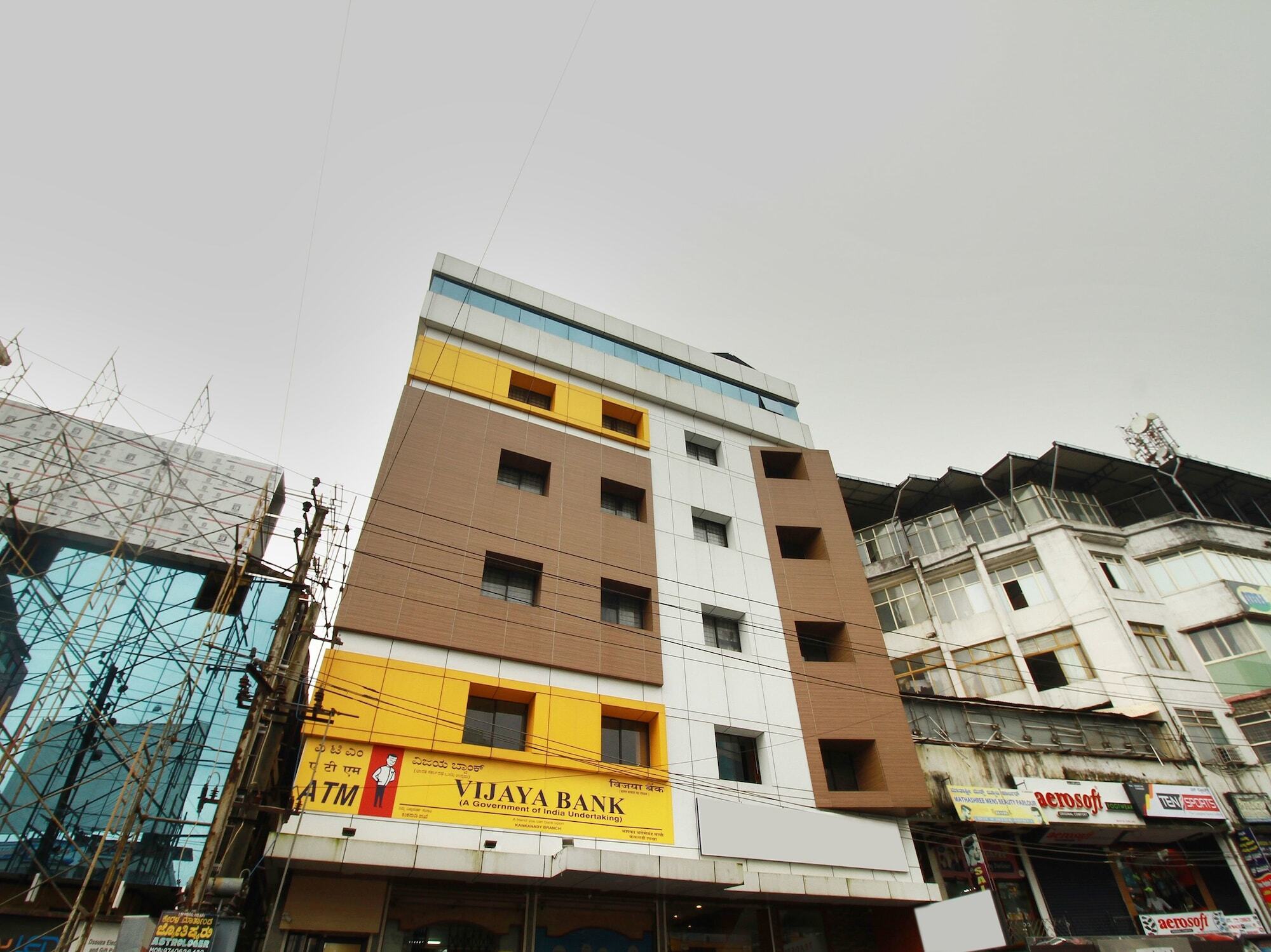 Oyo 15909 The Traders Hotel Mangaluru Exterior foto